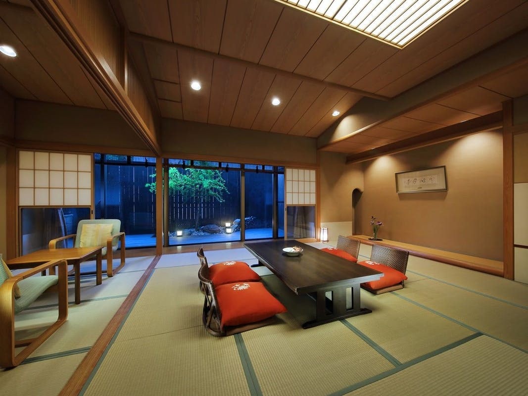 [Kamar bergaya Jepang Cha-ryo] Kamar yang luas dengan 19 tikar tatami