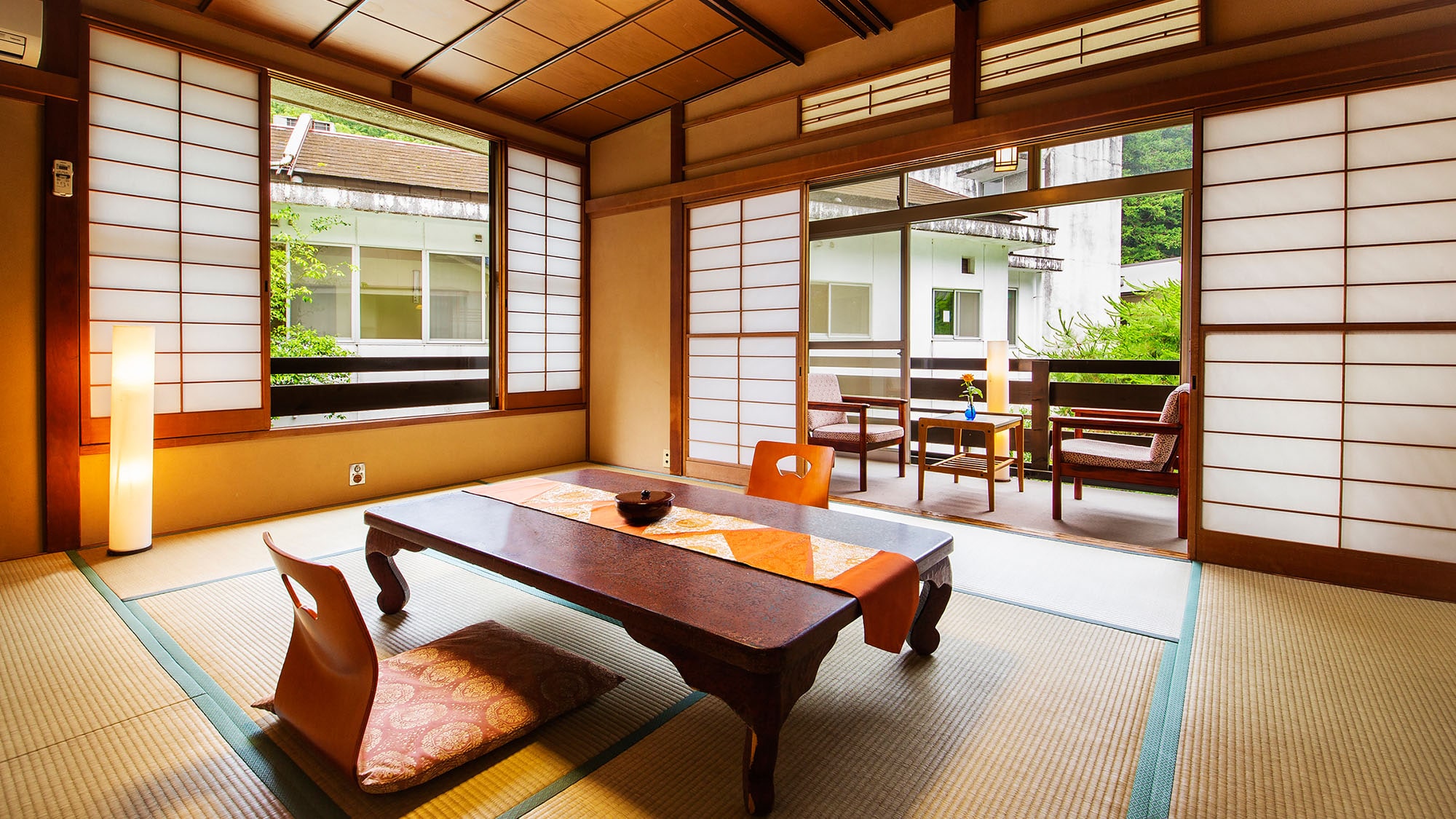 [Japanese-style room, 10 tatami mats, no toilet]