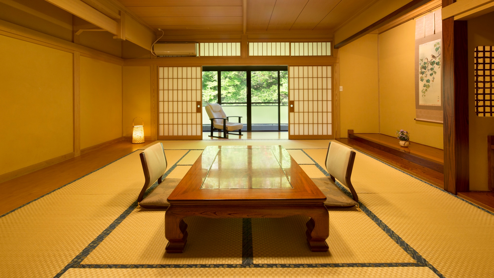 [2nd floor] 18 tatami Japanese-style room (10 tatami + 8 tatami) ~ 7 people