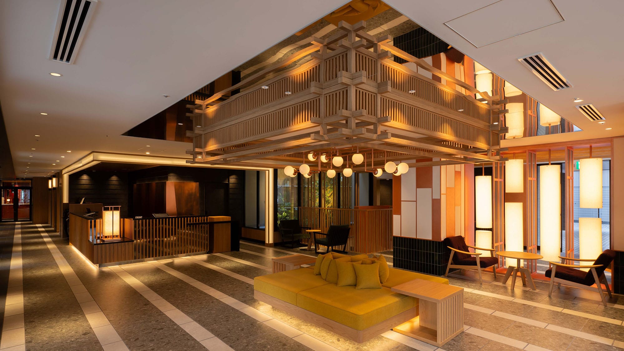 【ロビー・フロント】　全景　