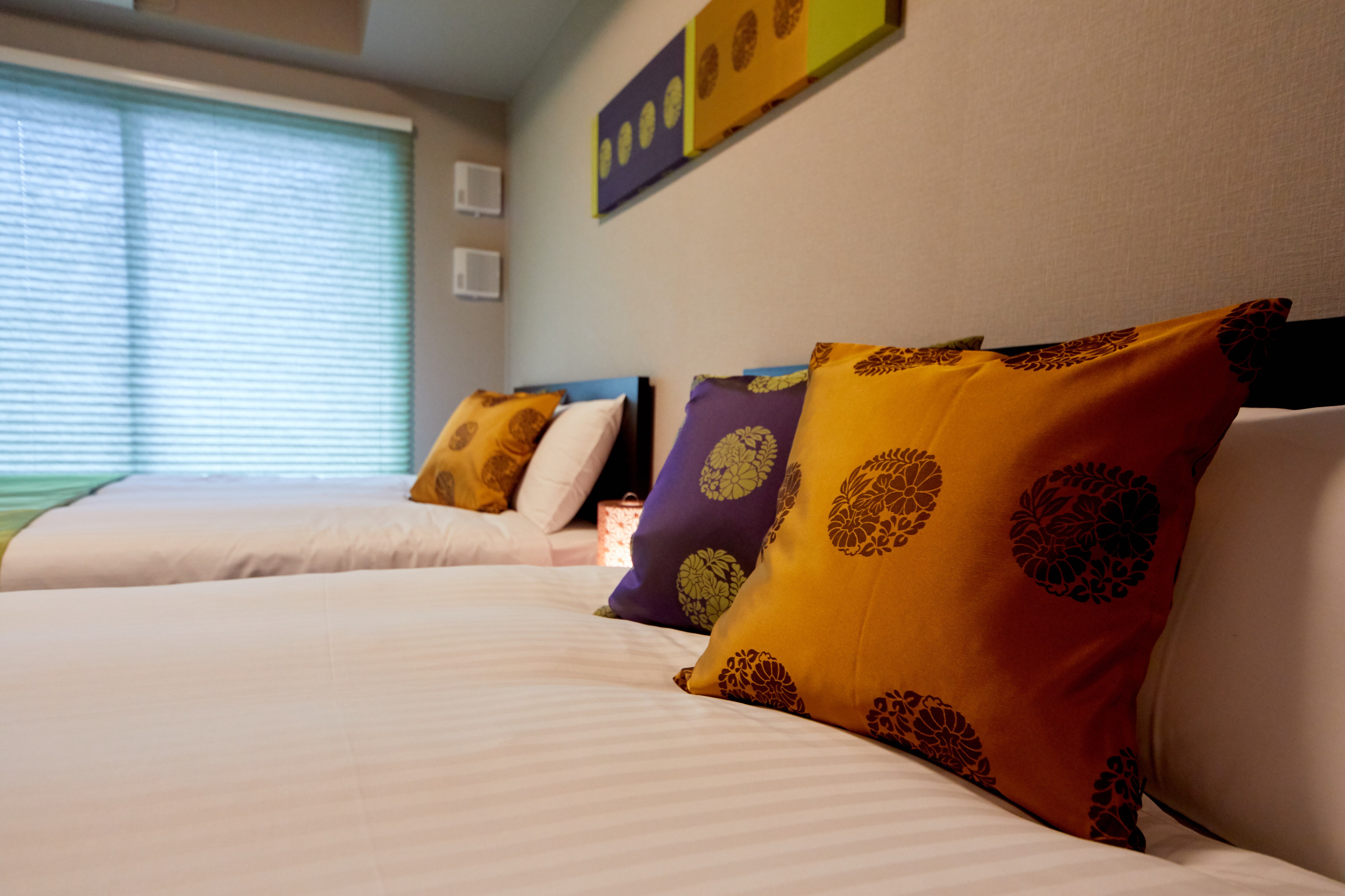 Deluxe twin beds