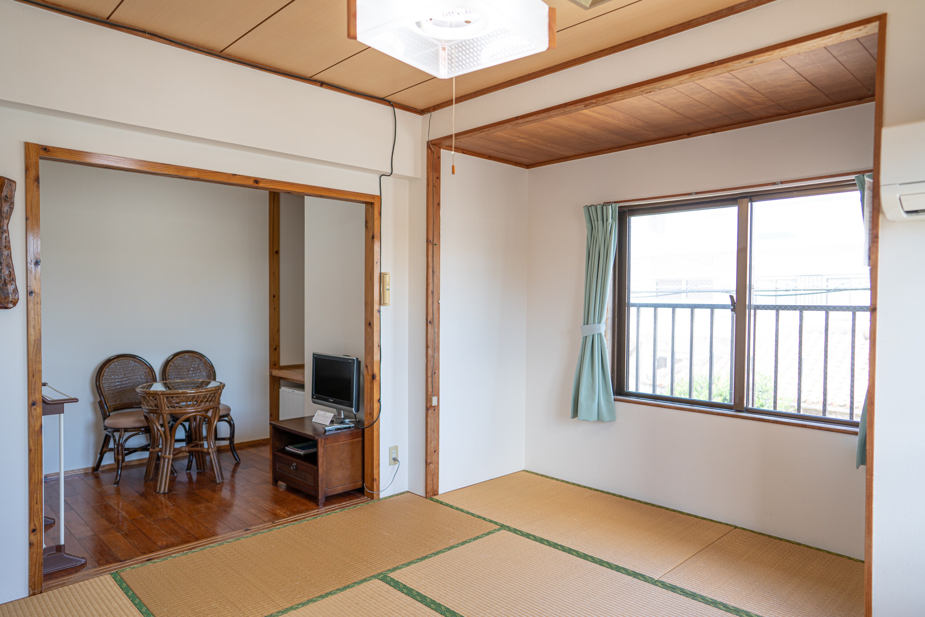 7.5 tatami Japanese-style room with bath and toilet
