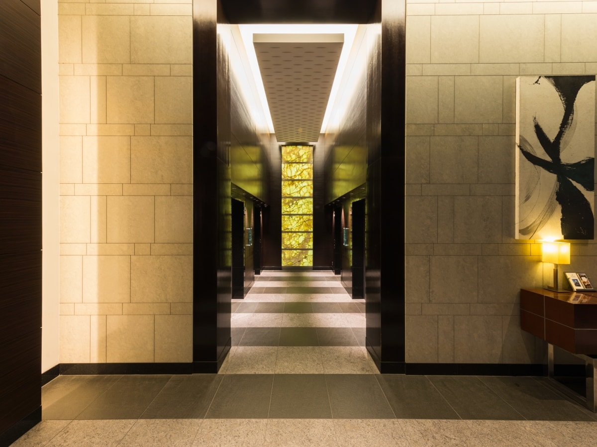 1st floor hotel elevator