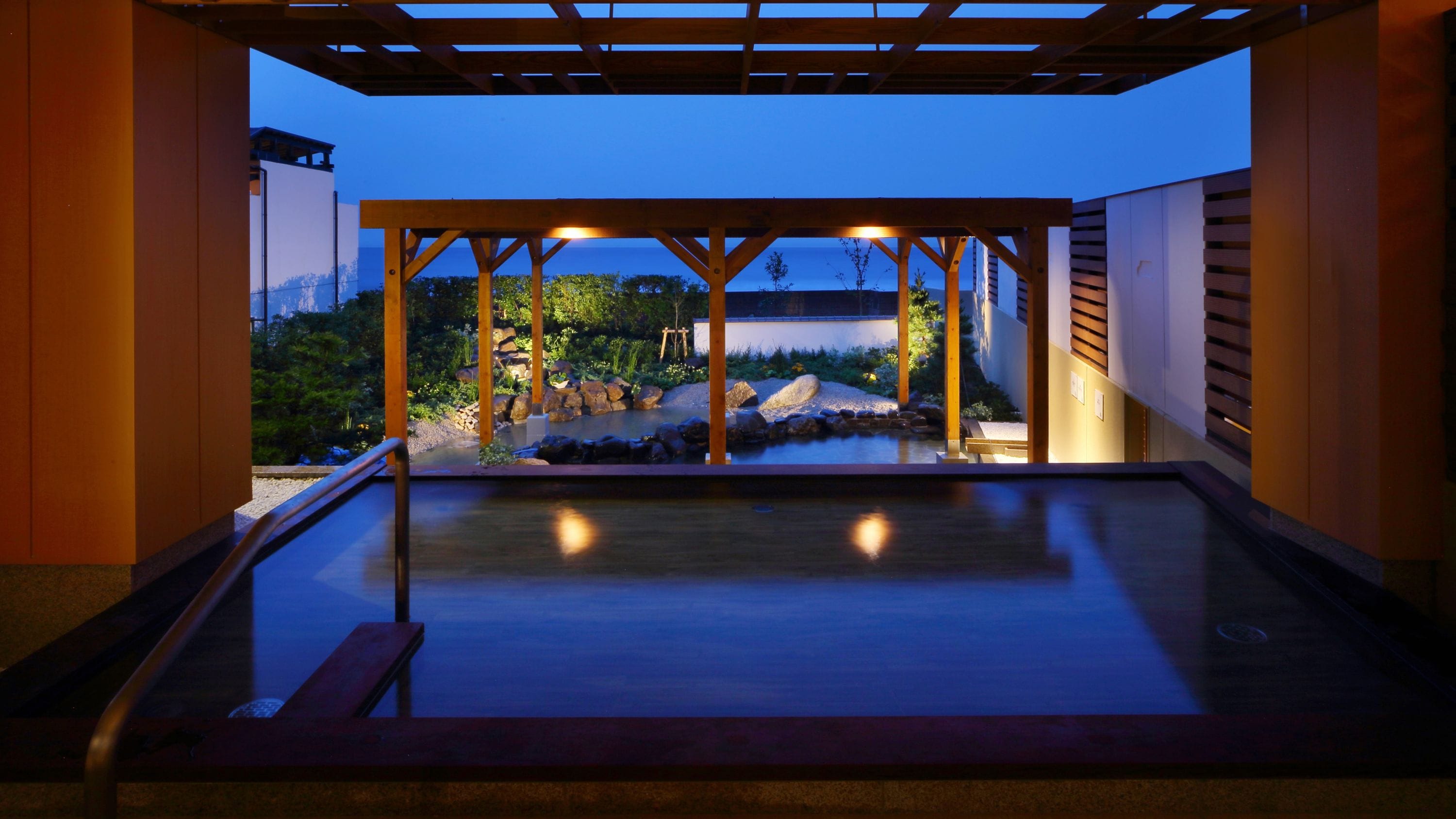 Hot spring public bath "sea corridor"