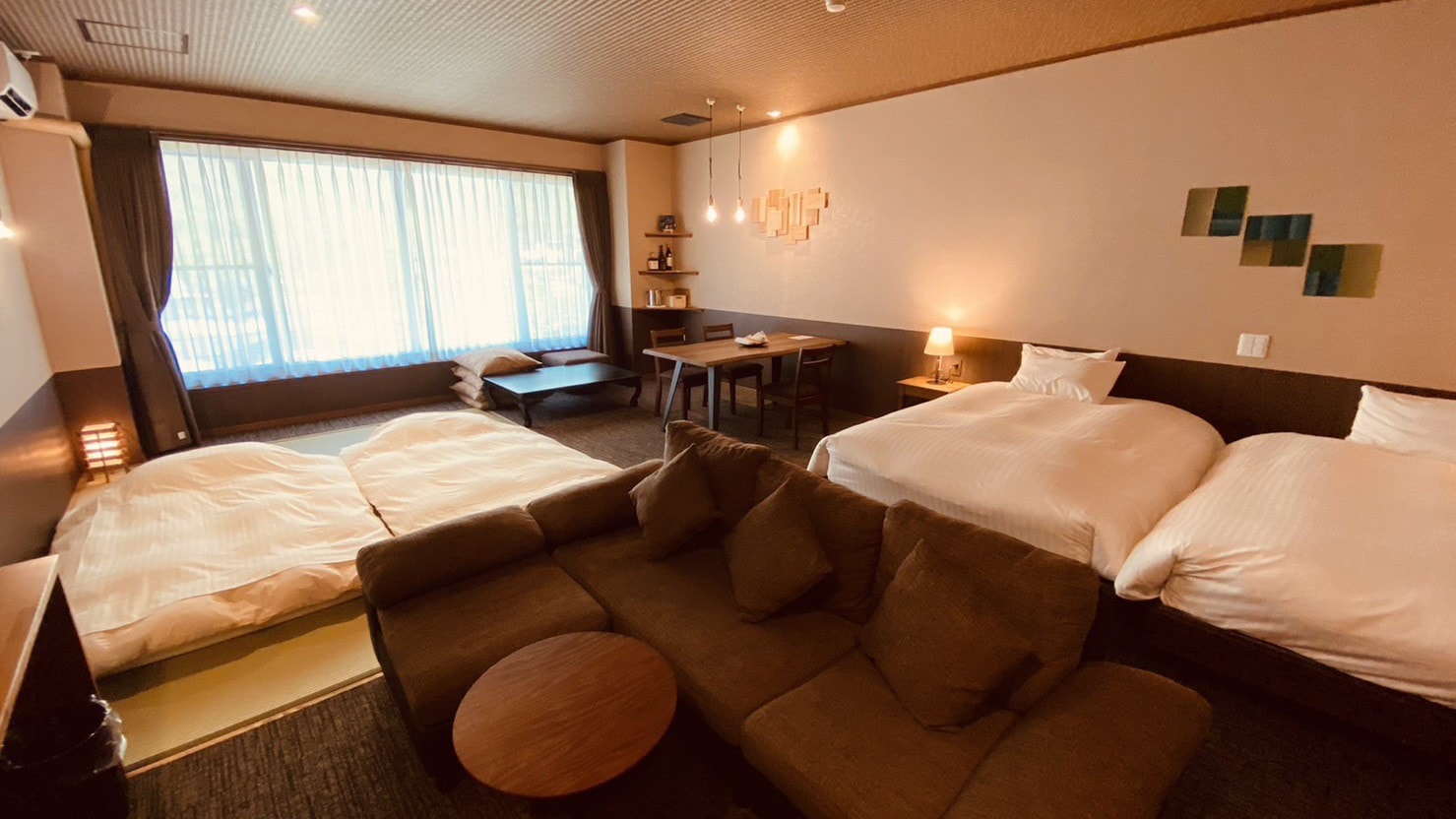 [Annex/Semi-suite/with shower] Riverside twin room with tatami mats, 48 square meters