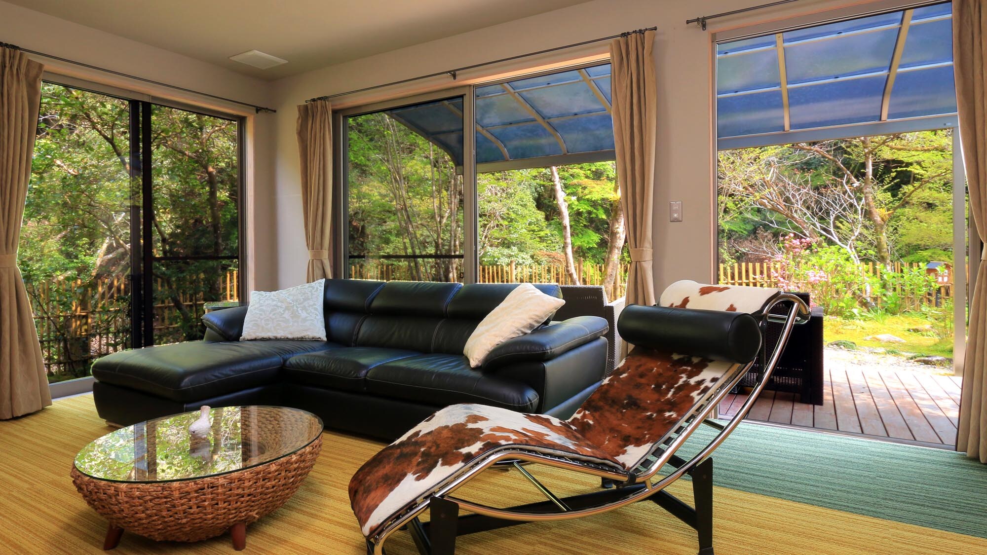 Premium Suite Sora Living Room