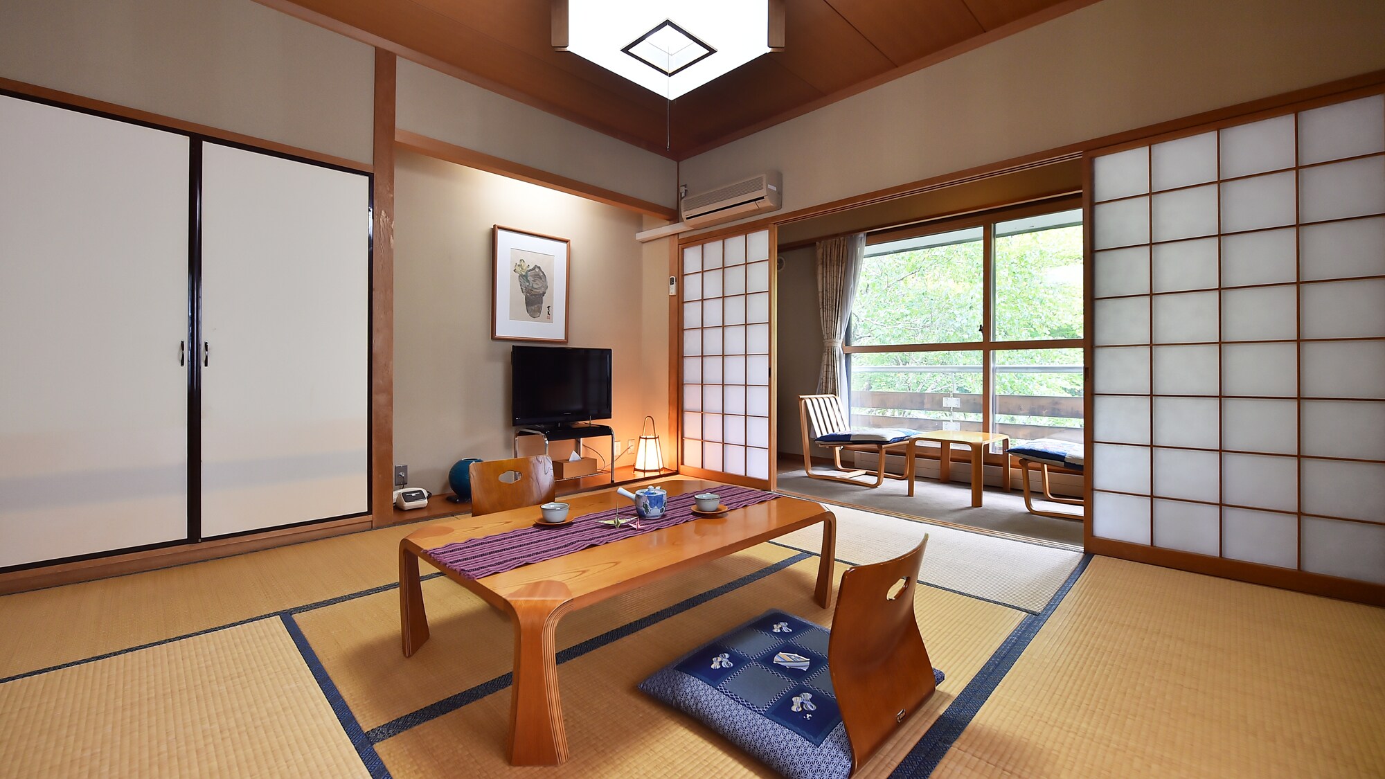 Japanese-style room [8 tatami mats] (non-smoking)