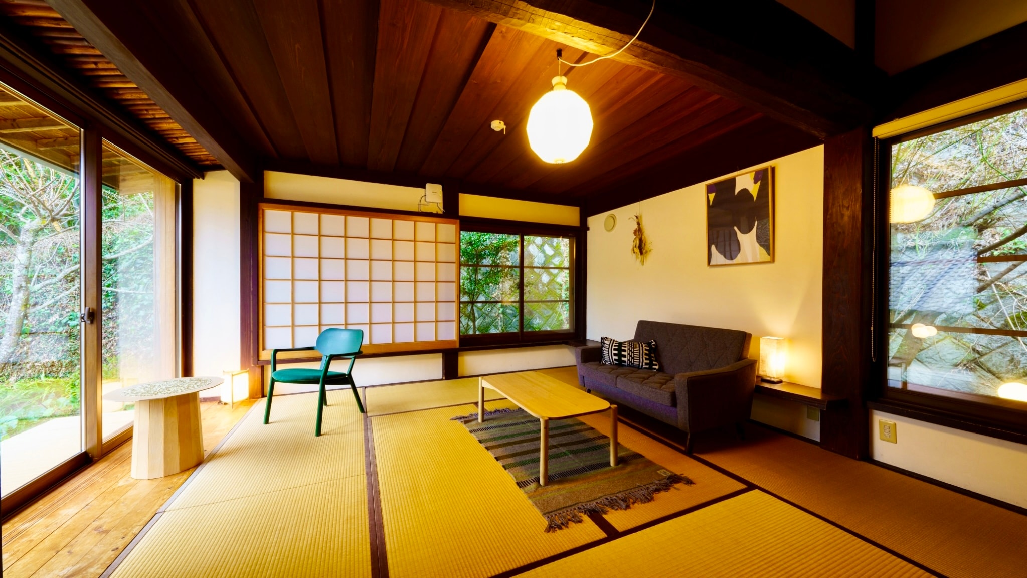 [With indoor bath] Japanese-style room 10 tatami mats away