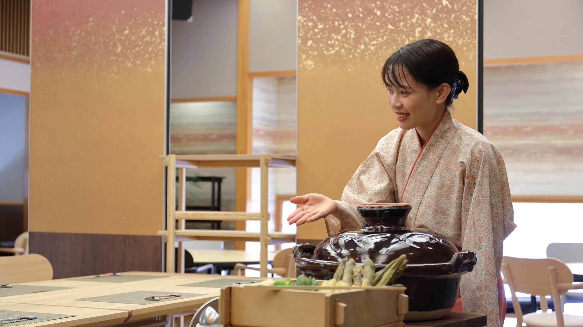 Hot and cold dish wagon serving service