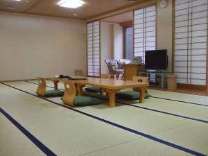 30 tatami Japanese-style room with private open-air bath