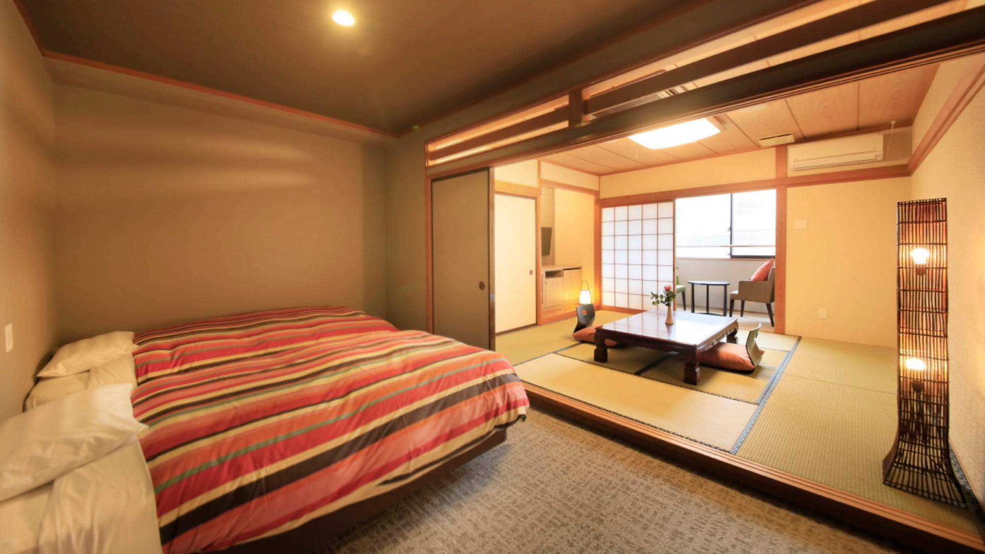 [Japanese-Western room with twin beds] This is a recommended room for families and group travelers (example)