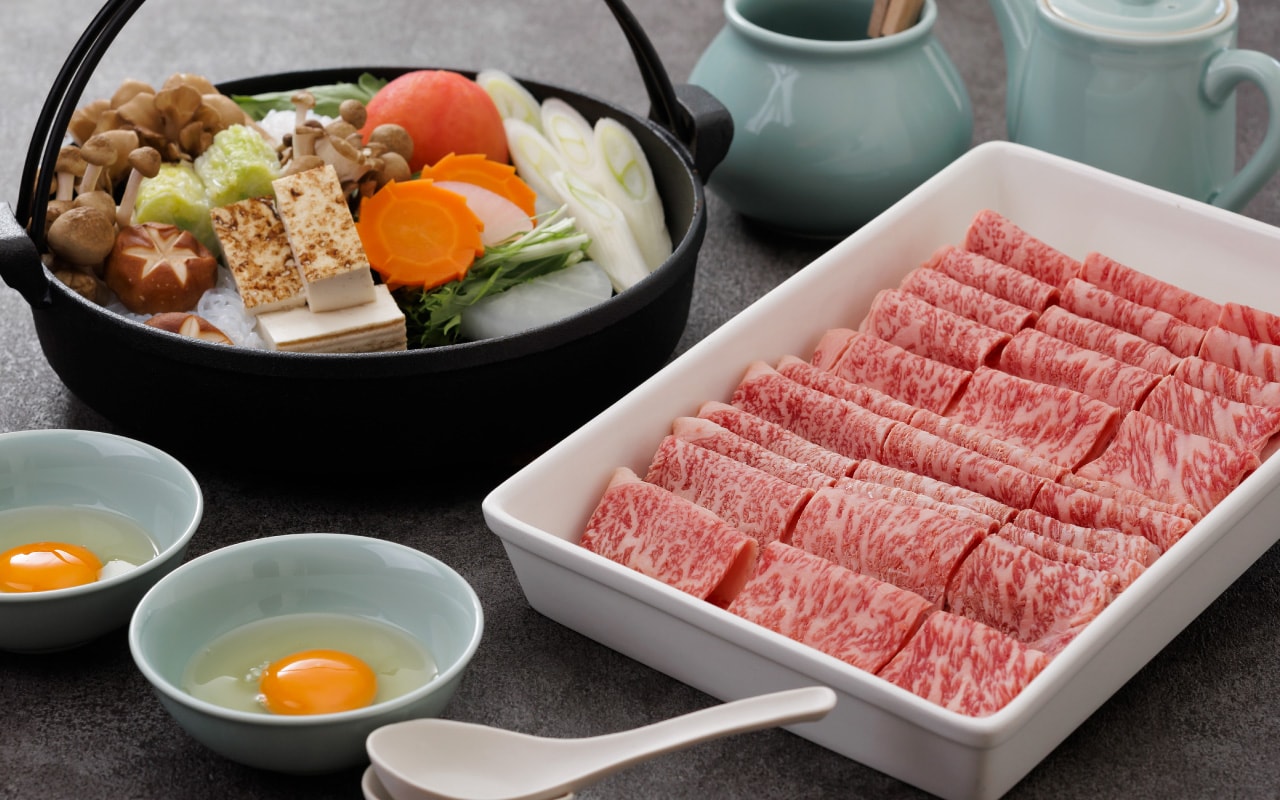 Sukiyaki made with Kagoshima black beef and local Asakura vegetables