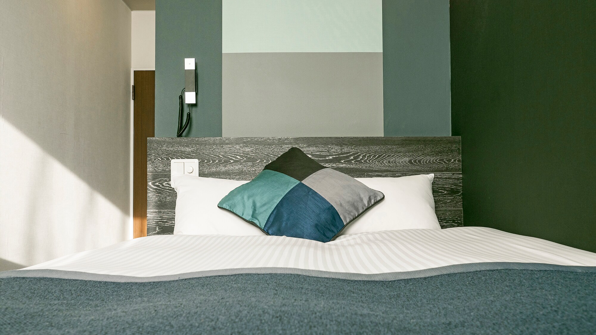 Semi-double room [bed width 130cm x 1] 13.9 square meters