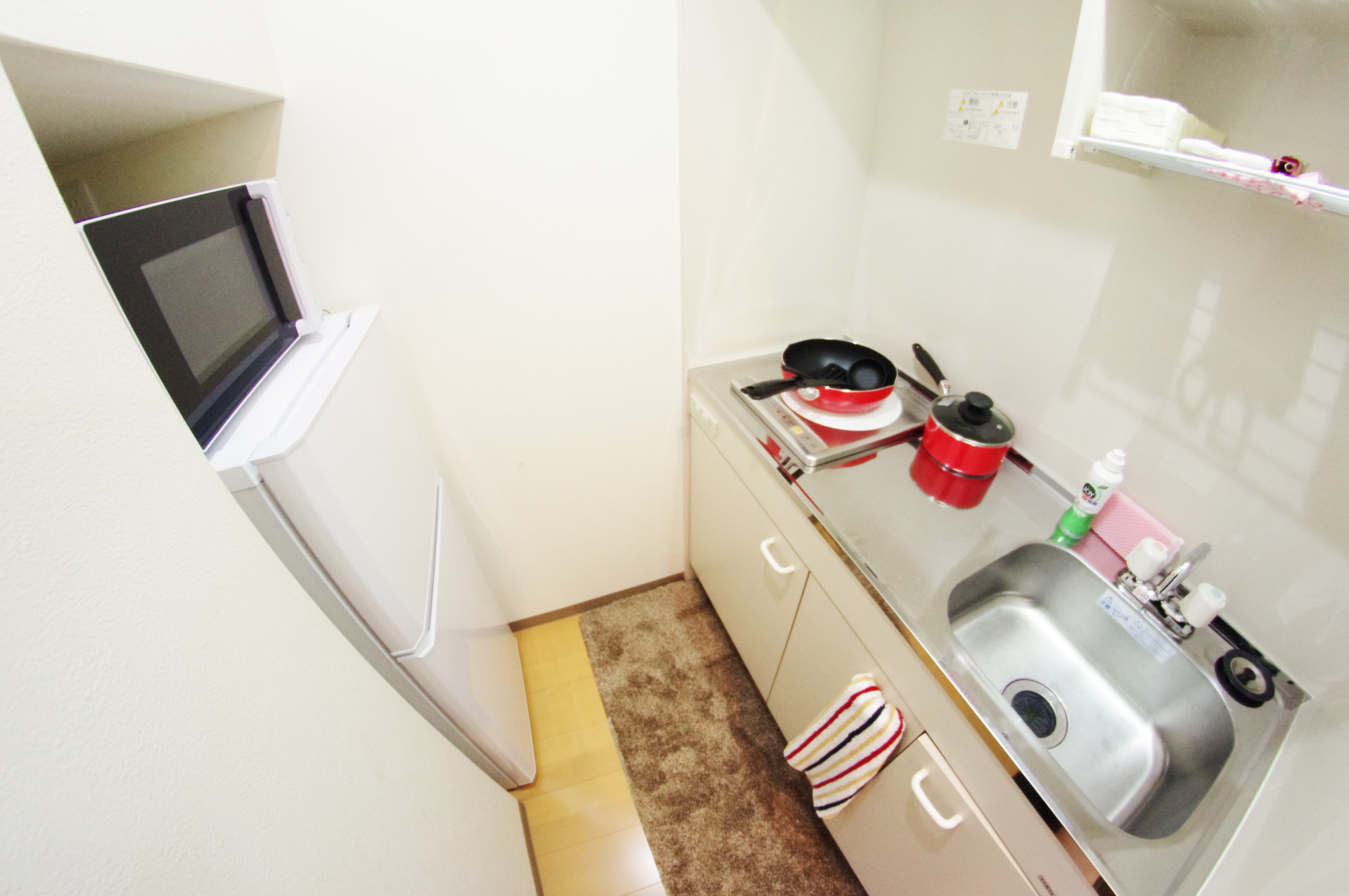 Dapur, dengan microwave