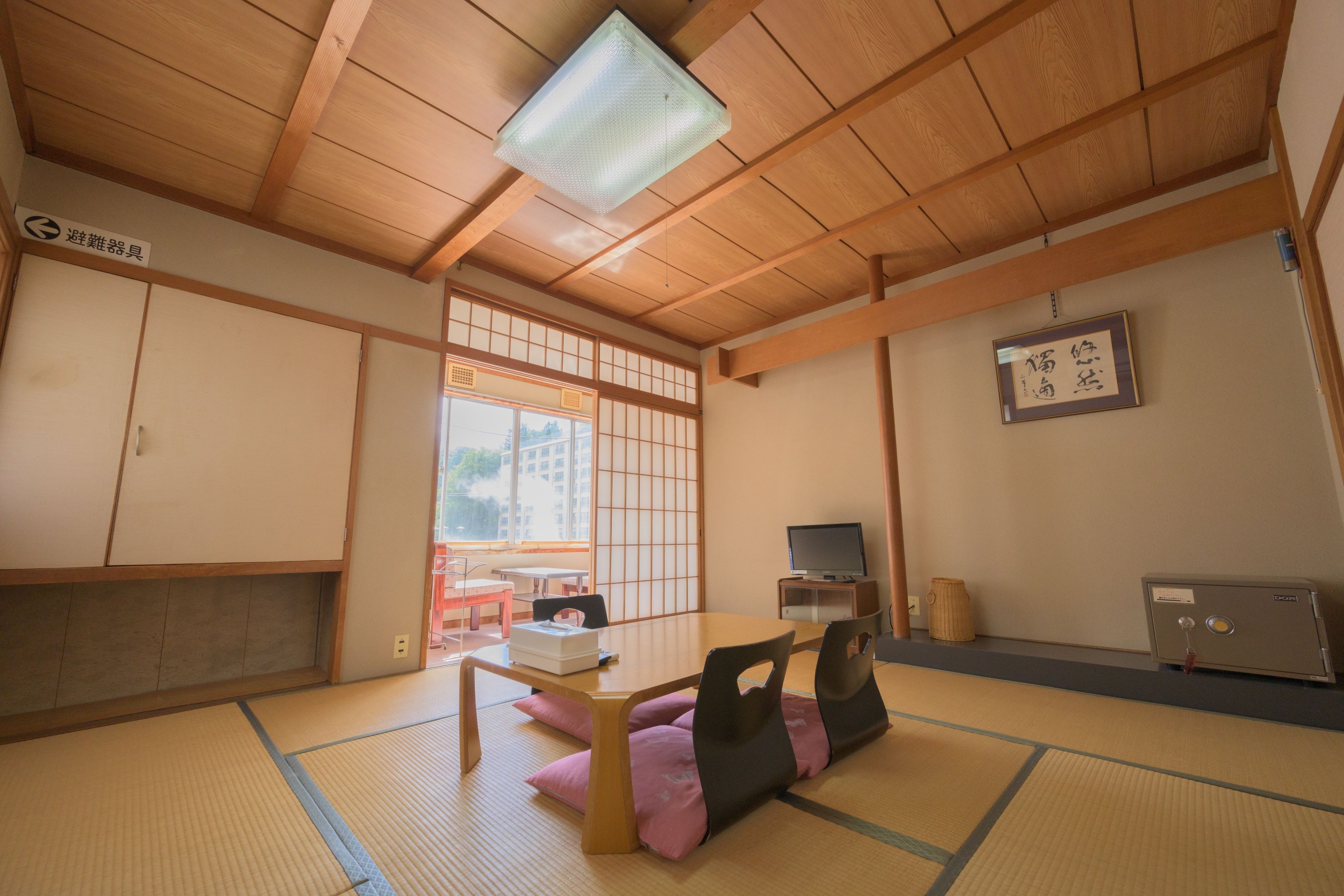 Tòa nhà mới, ví dụ phòng 8 tatami