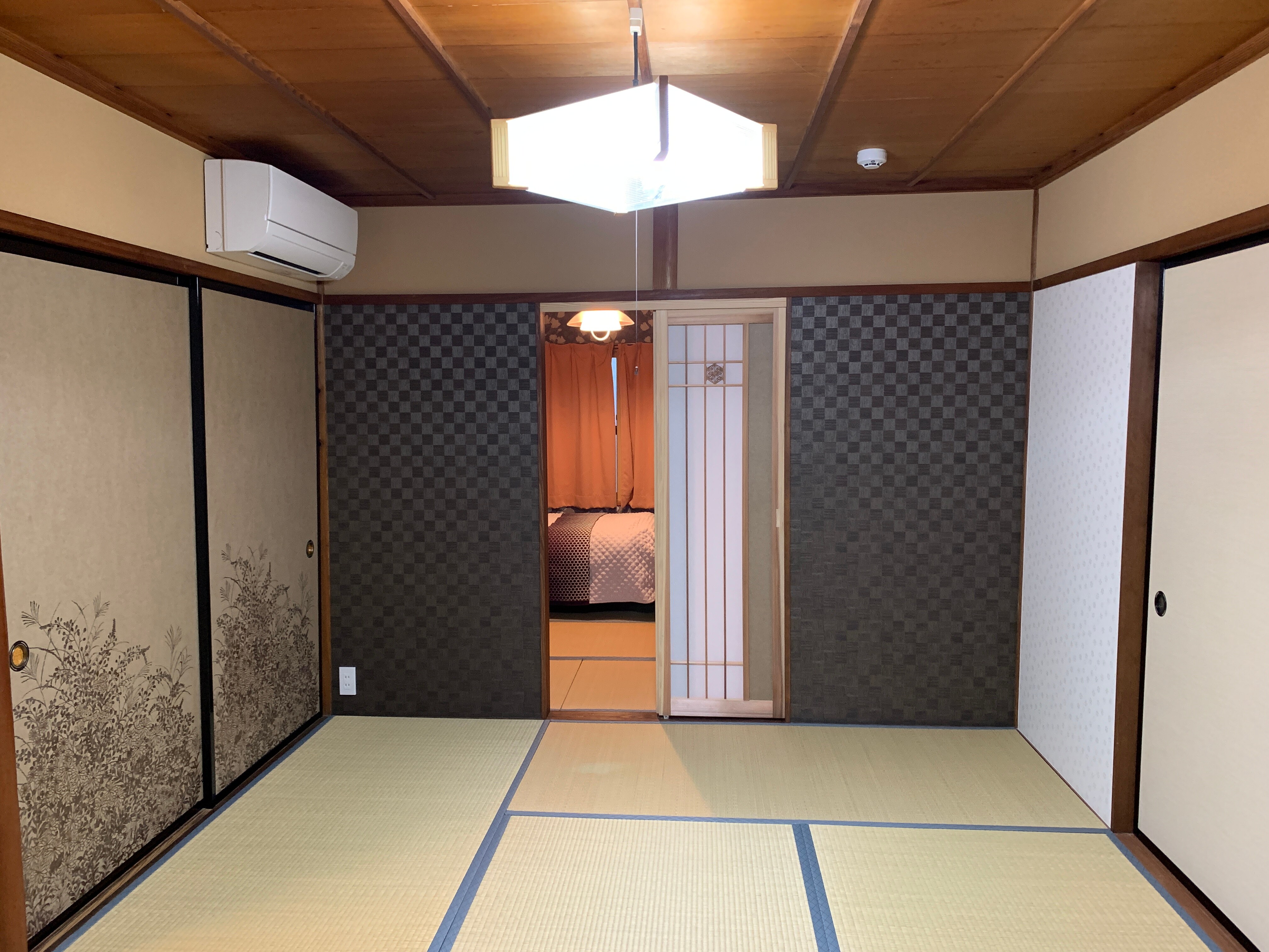 1st floor, 2 rooms