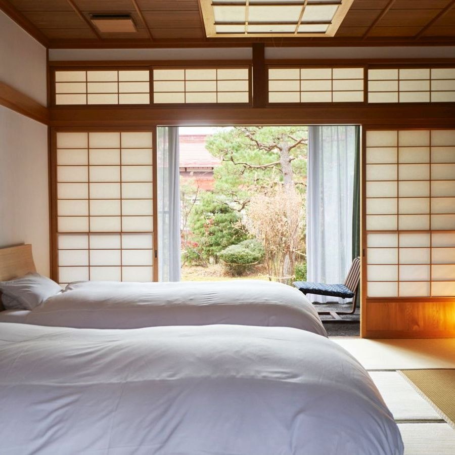 [Japanese-style bedroom overlooking the Japanese garden]
