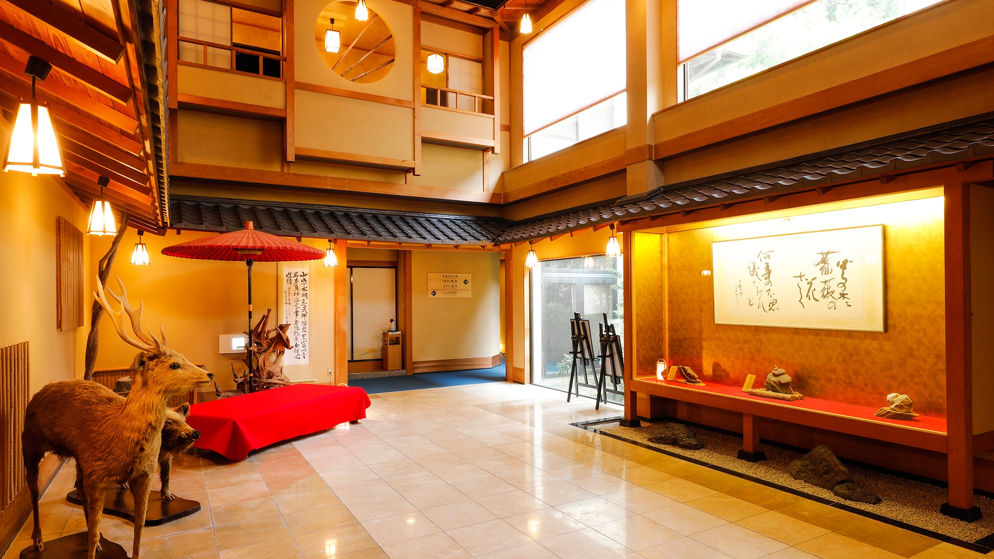 [Di dalam gedung] Atrium di lorong