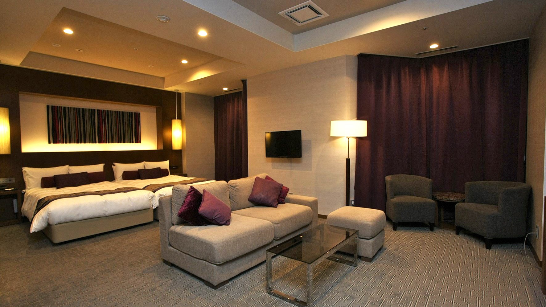◆ Suite room with a view bath / A luxurious suite room that can be set up comfortably. (Example of guest room)