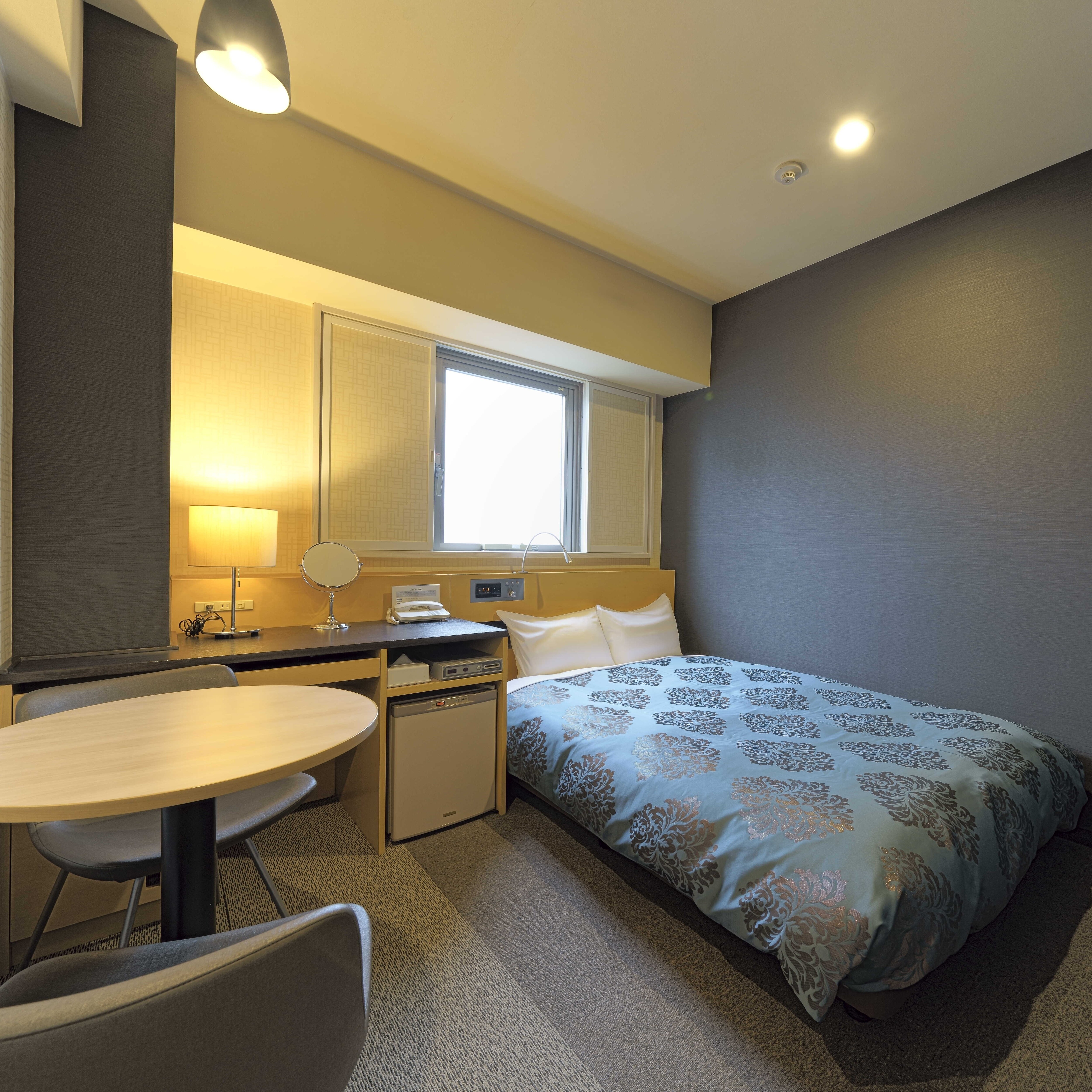 Double room (bed width 1400 mm)
