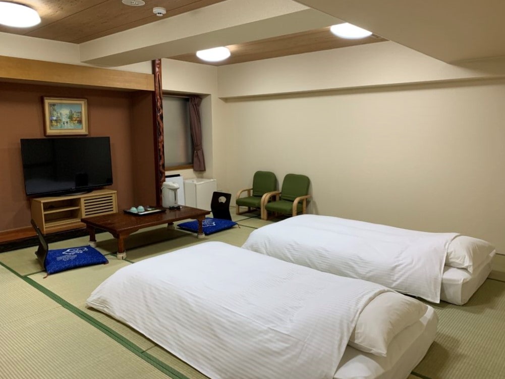 Japanese-style room (non-smoking) -accommodates up to 10 people-