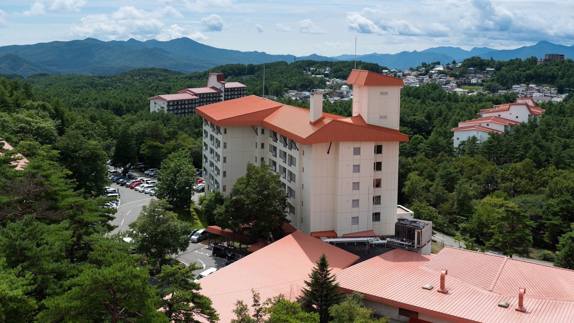 [Wing building exterior] All rooms are Japanese-Western style, non-smoking, equipped with WiFi.