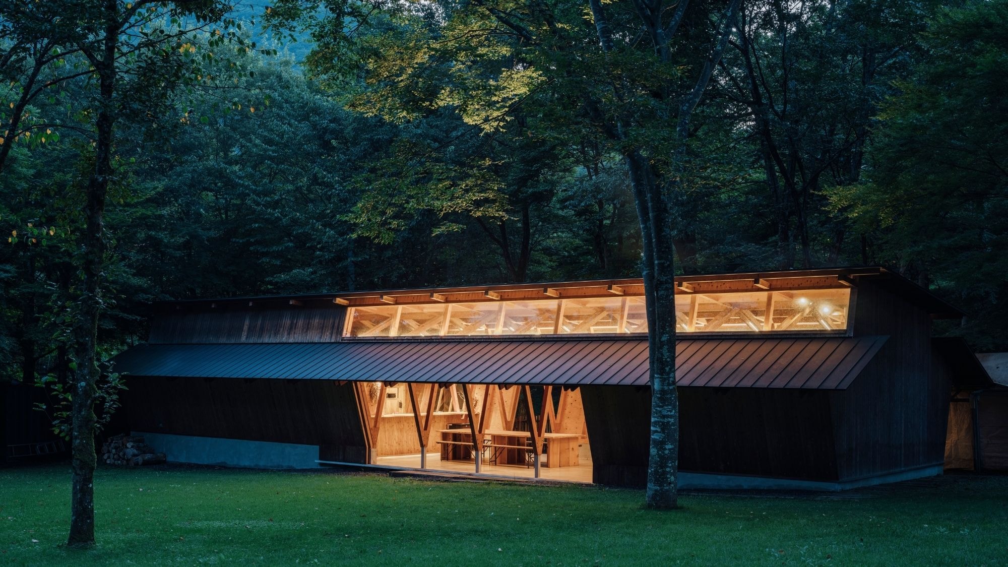At night, the warm lights are lit, creating a different atmosphere than during the day.