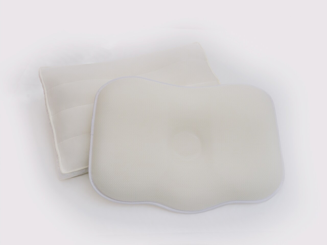  Dua bantal asli dengan spesifikasi berbeda