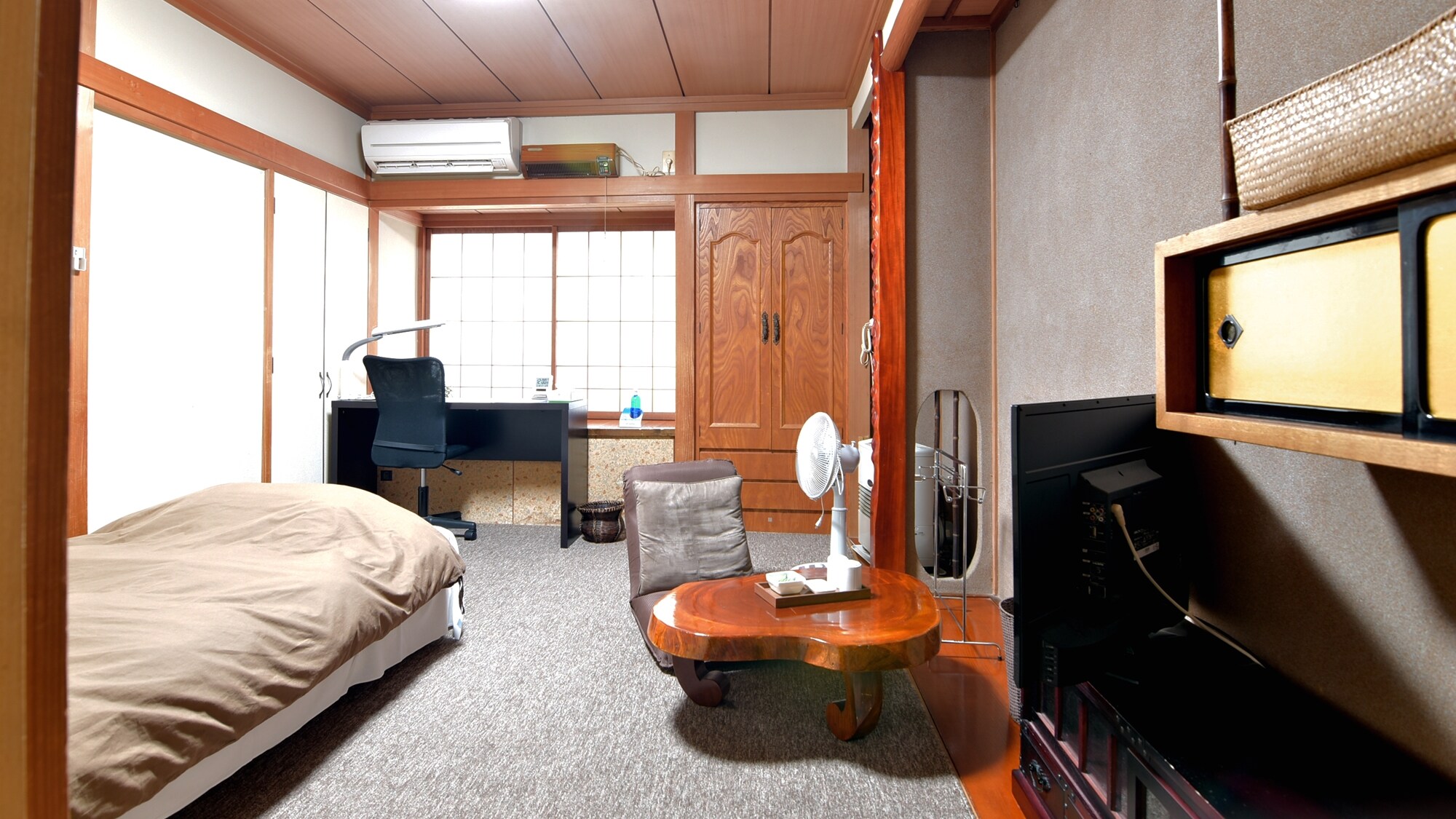 * [Example of a room] Western-style single room. Even those on business can relax and feel at home.