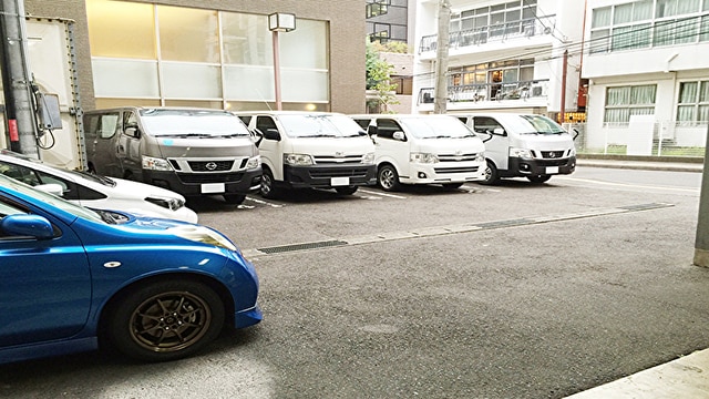 飯店停車場（8個車位，需電話預約）