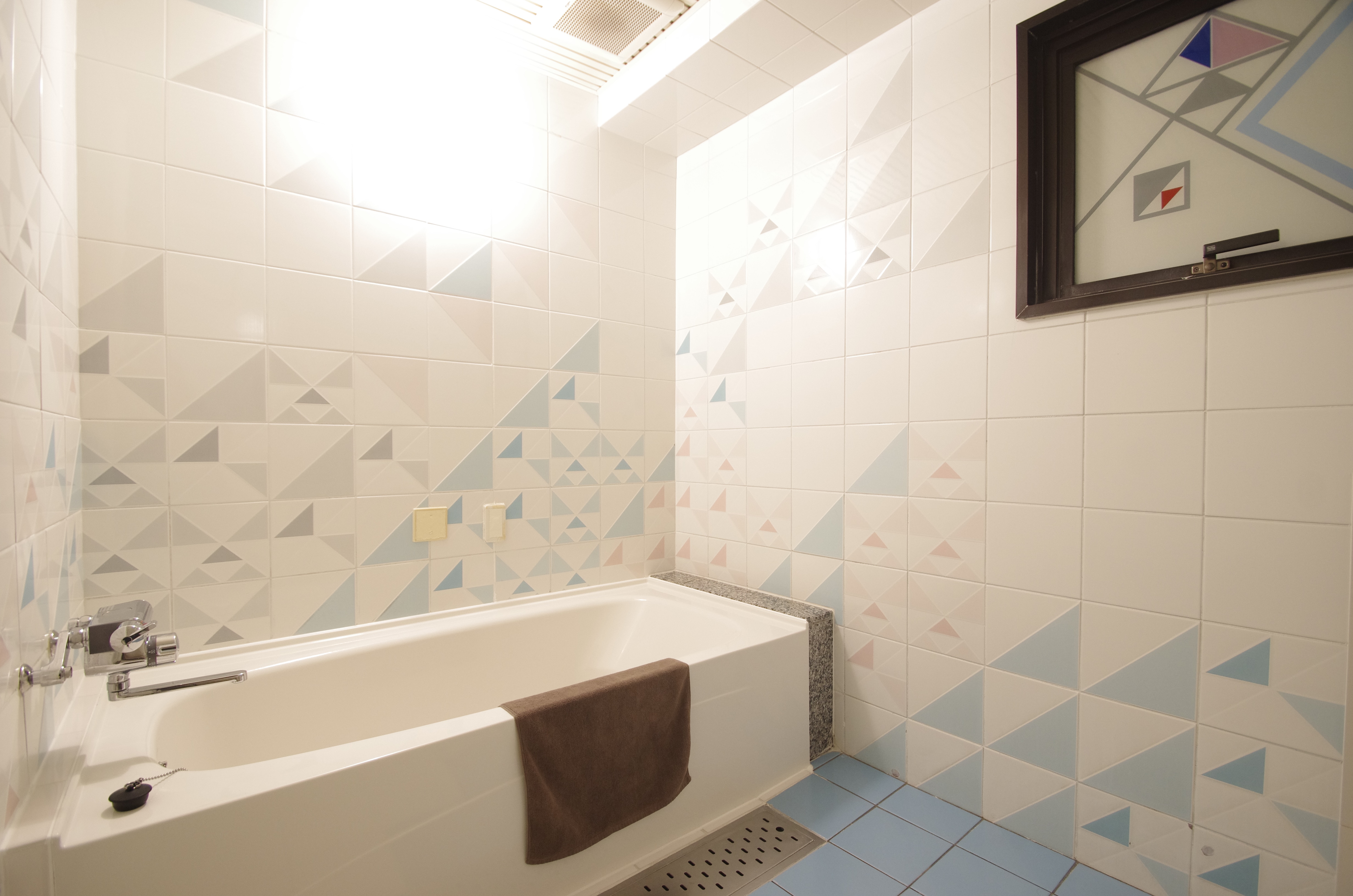 Superior twin room bath