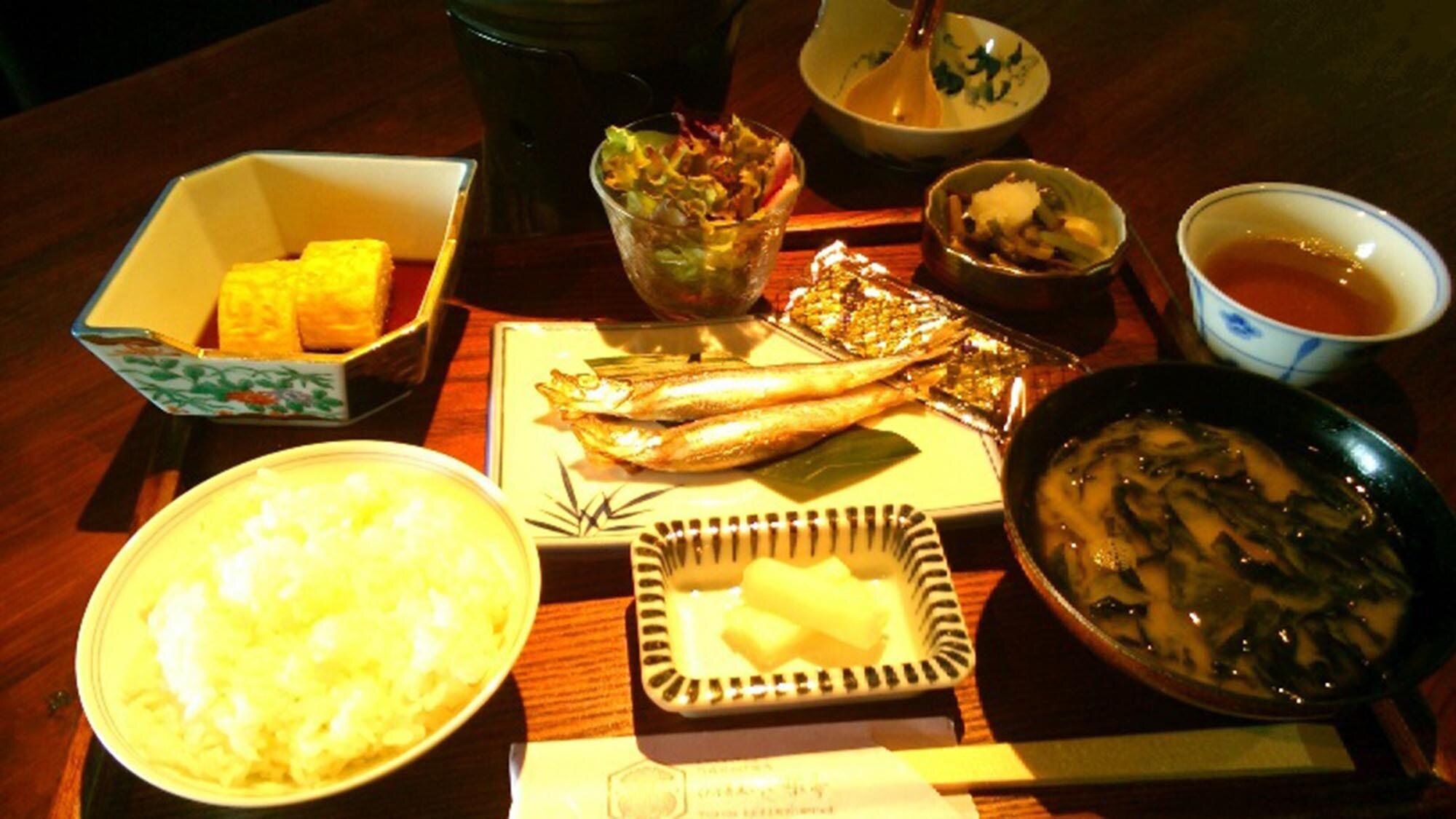 ・ It is a popular Japanese set meal using rice Hinohikari from Nara prefecture.