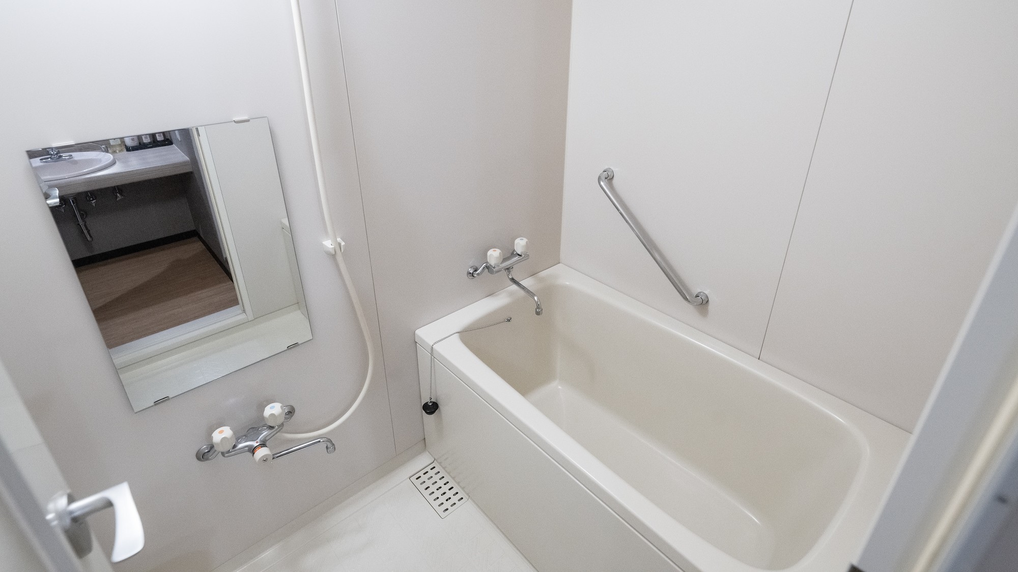 Image of Japanese-Western style room and bathroom