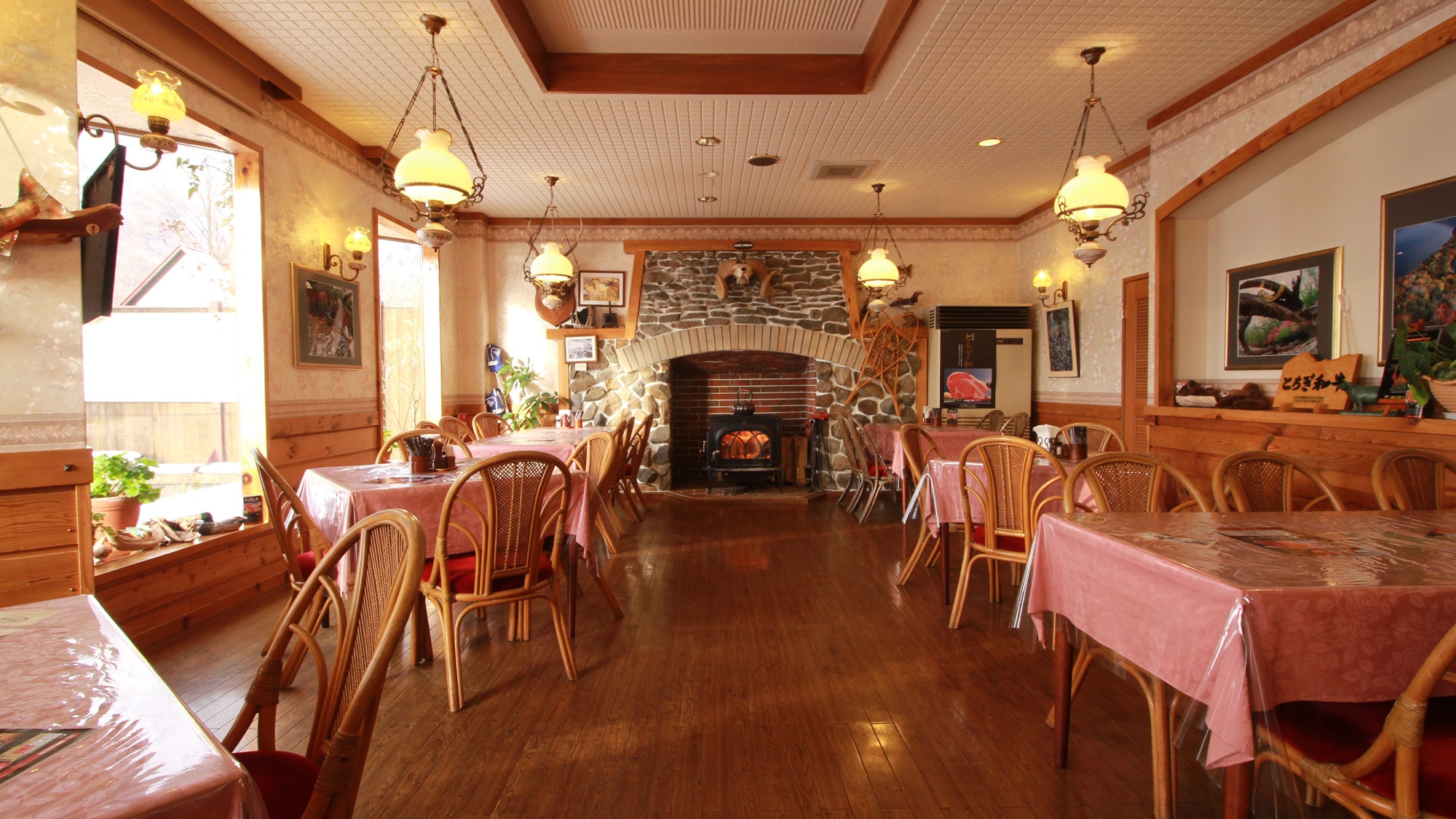 # [Maple] Makanan akan disajikan di restoran "Maple".