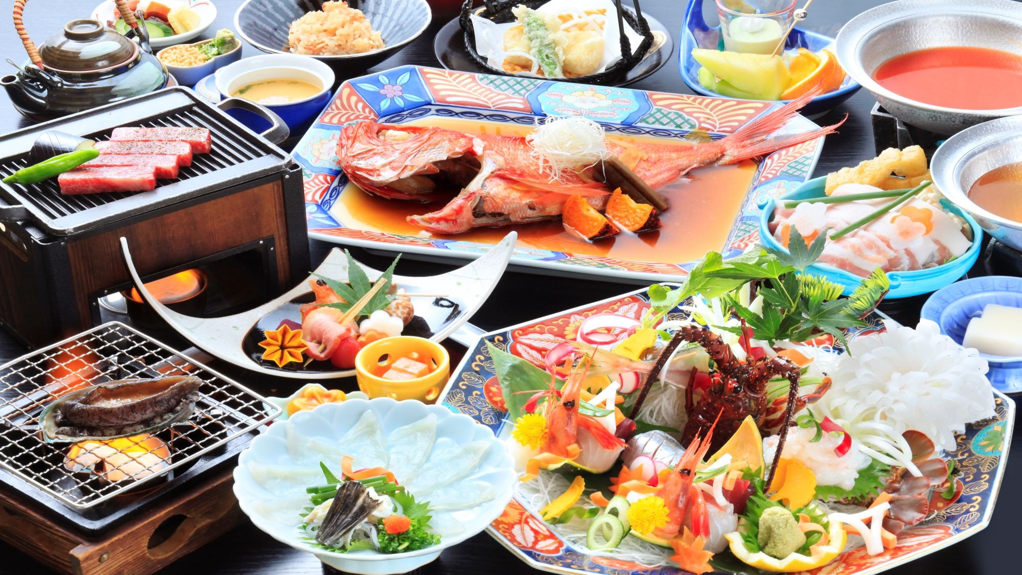Spiny lobster and sashimi are added to a regular meal. ※The photograph is an image