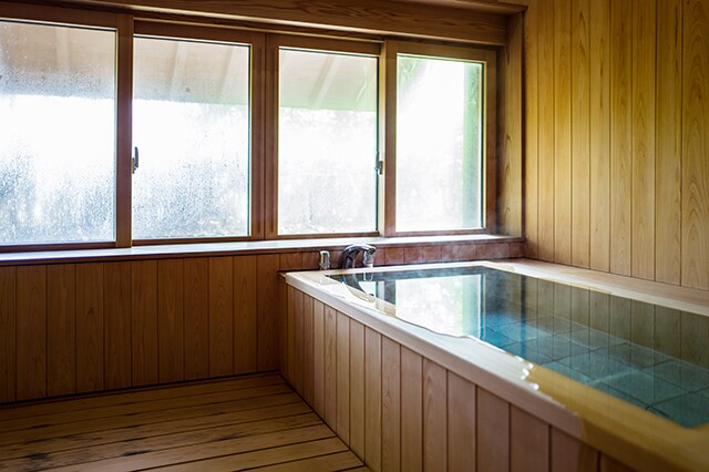 桧木室内浴池