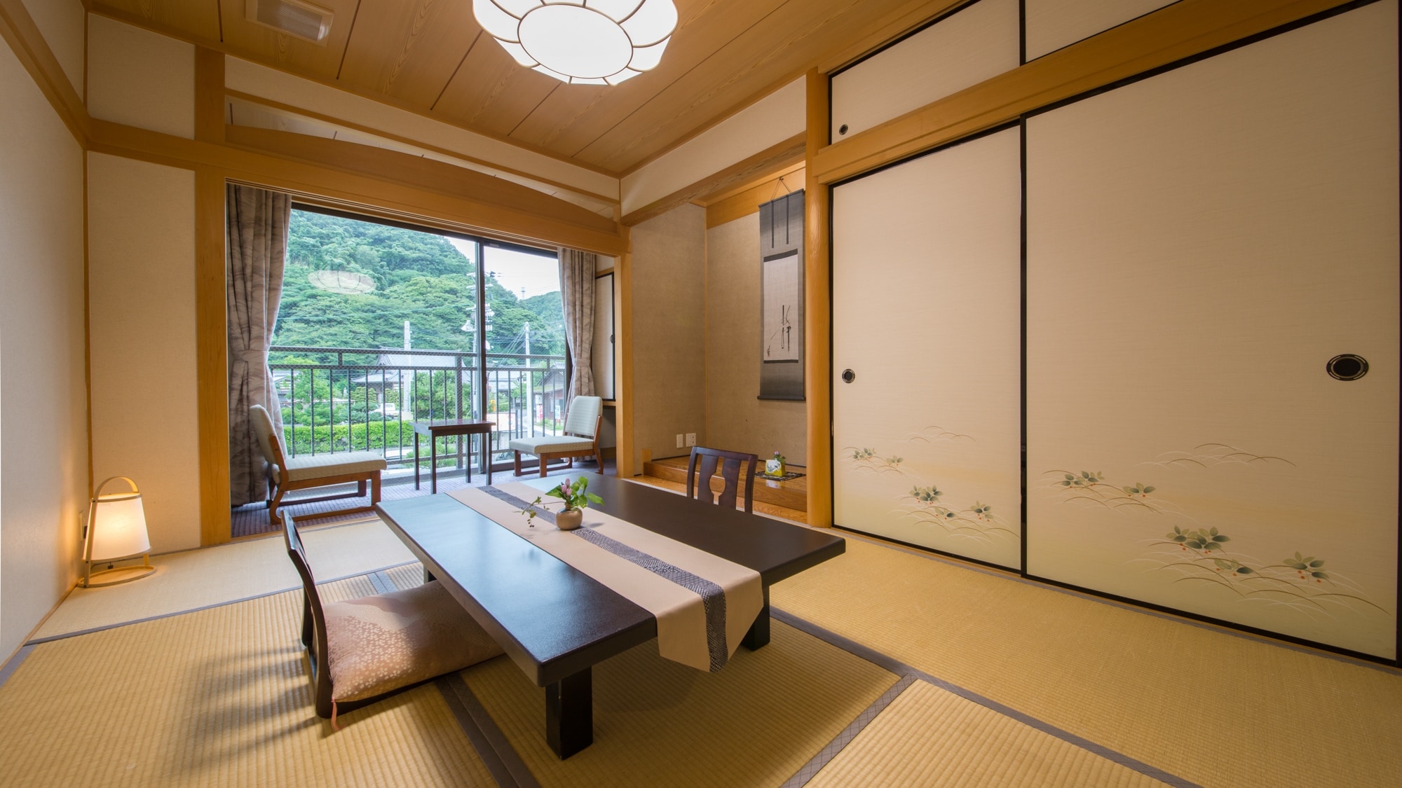 [Main building / Japanese-style room] An example of a room with no view of the sea