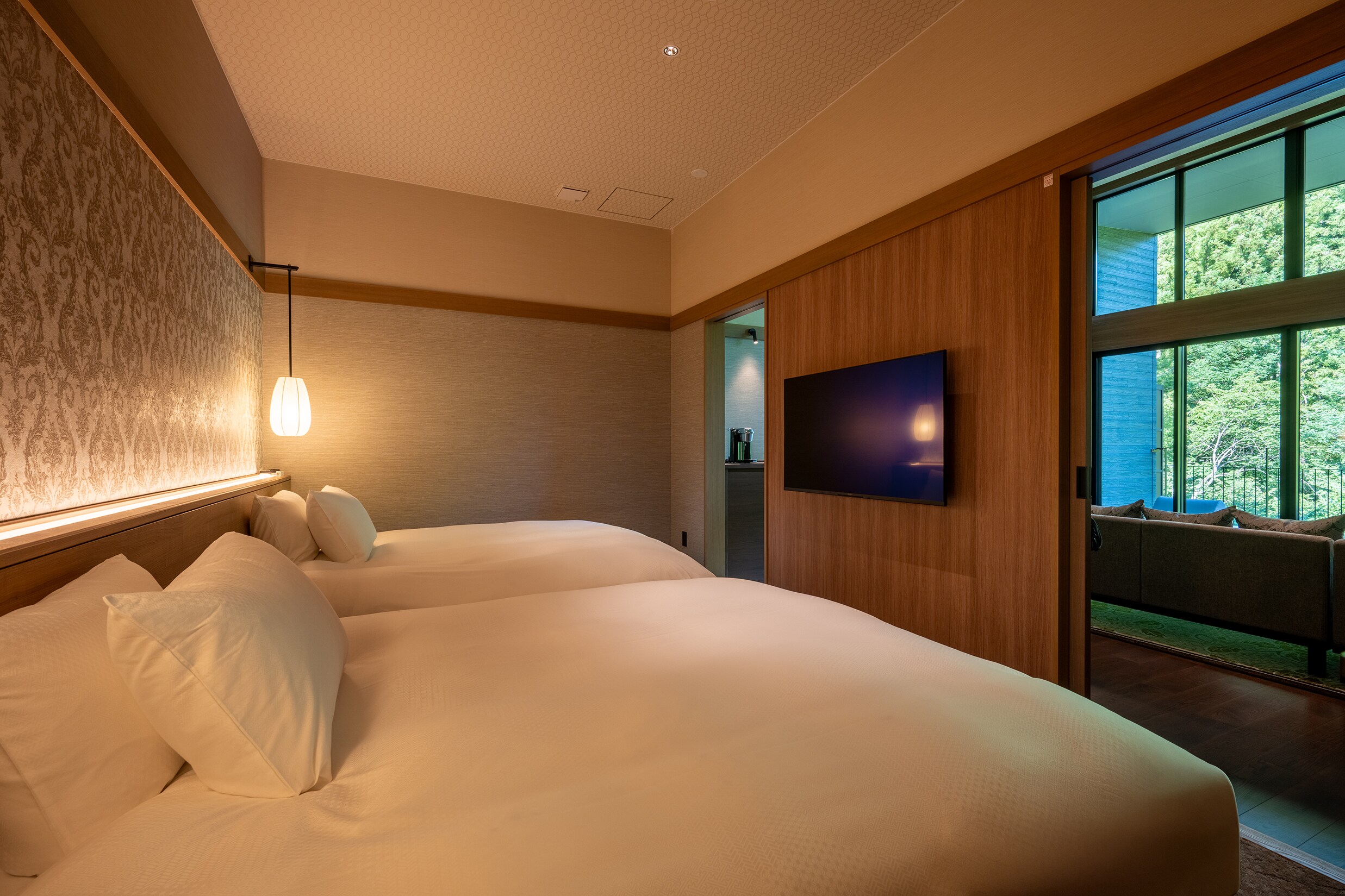 River View Suite Bedroom (Simmons Queen Size)