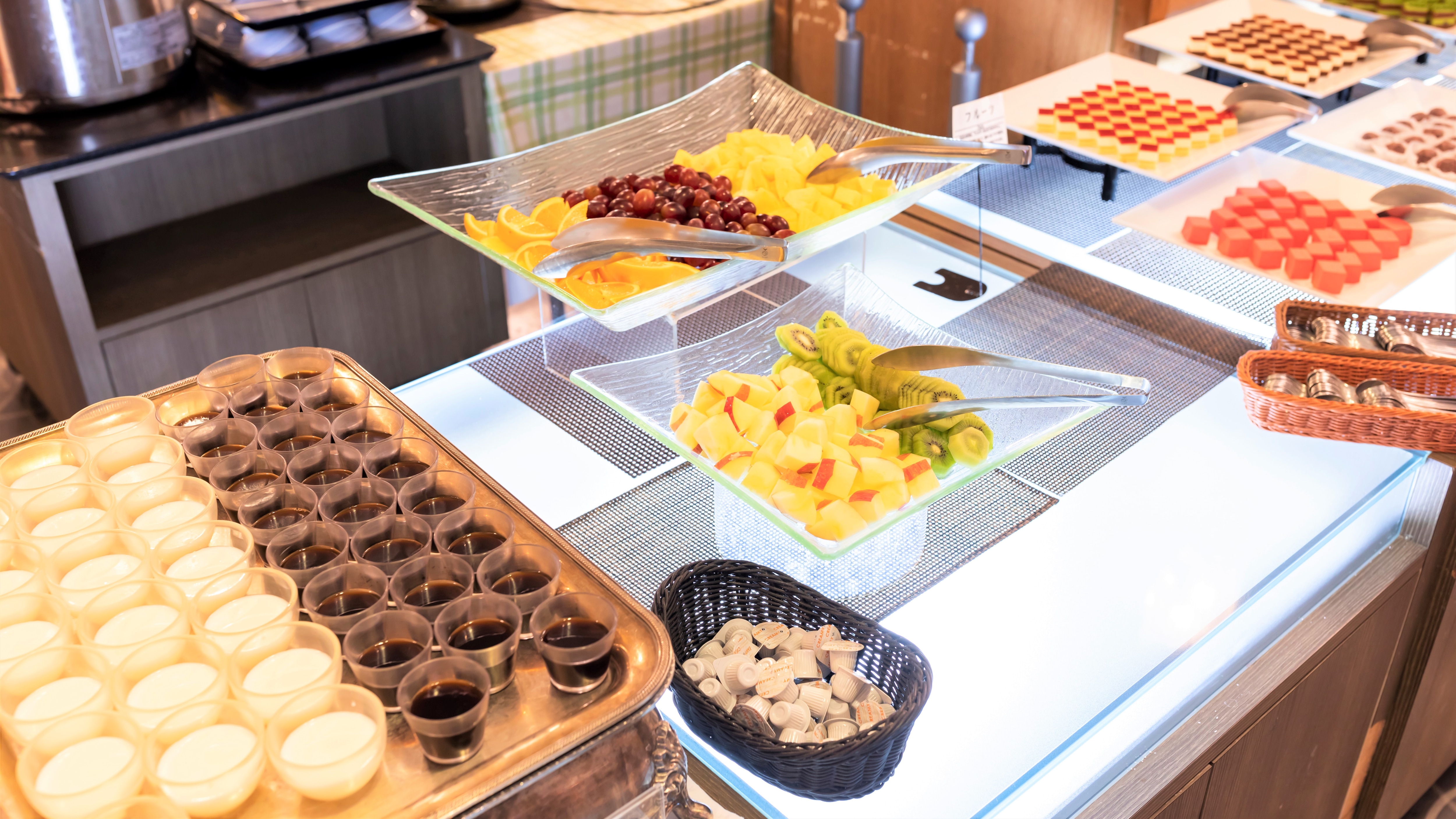 Dinner buffet dessert