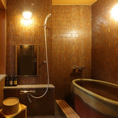 Guest room with semi-open-air bath (no room specified) ◆ With pottery bath