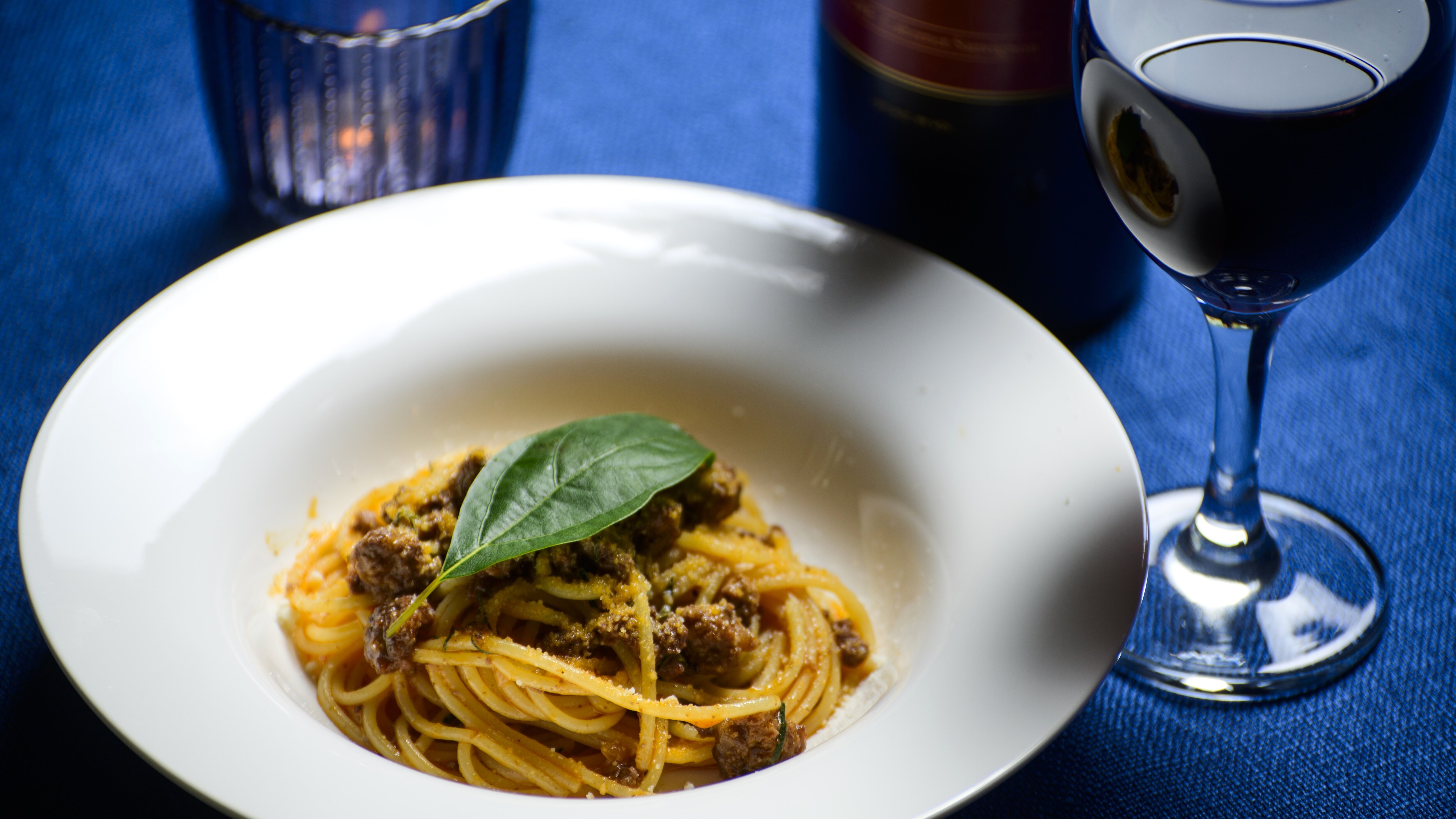 Dish image (spaghetti bolognese with Japanese herb Kuromoji)