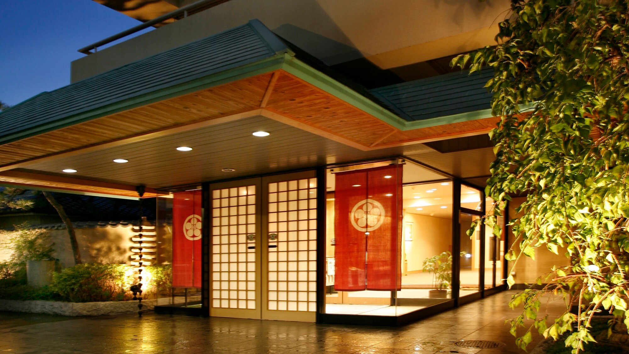 *Welcome to Tamaru! We will serve you with smiles and sincerity.