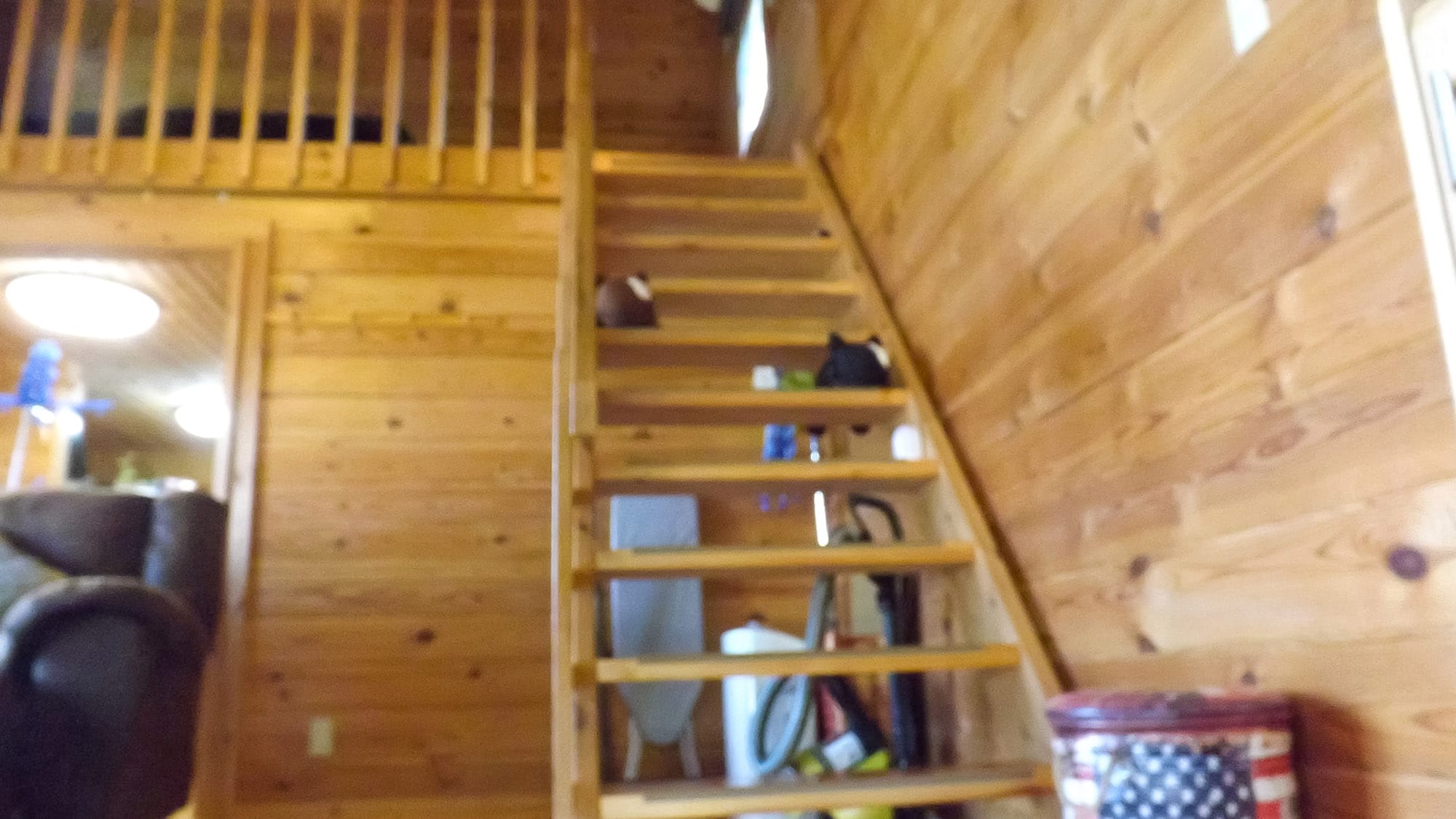 ・ It has a fun loft like a room / secret base.