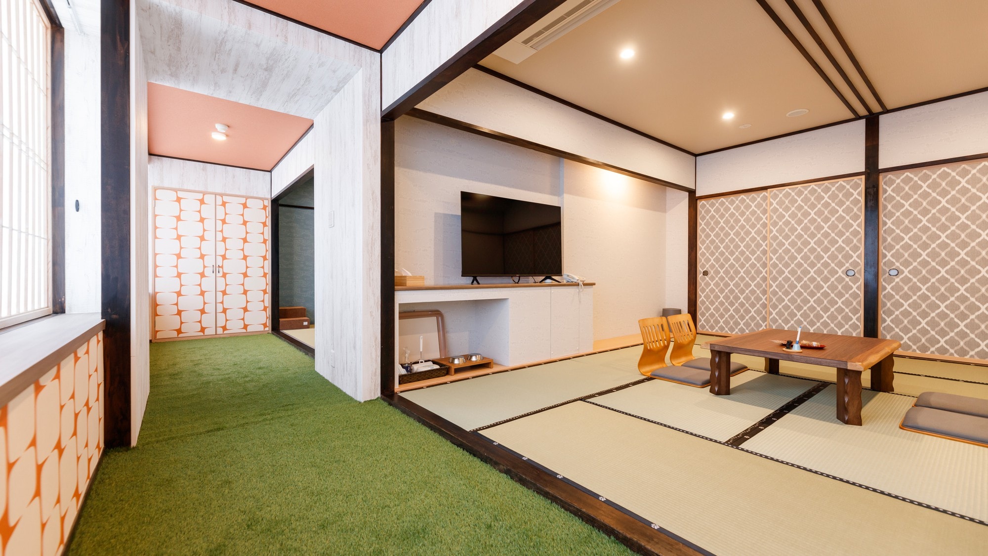 [WAN Suite] A room with a bathtub and pet dry room for dogs