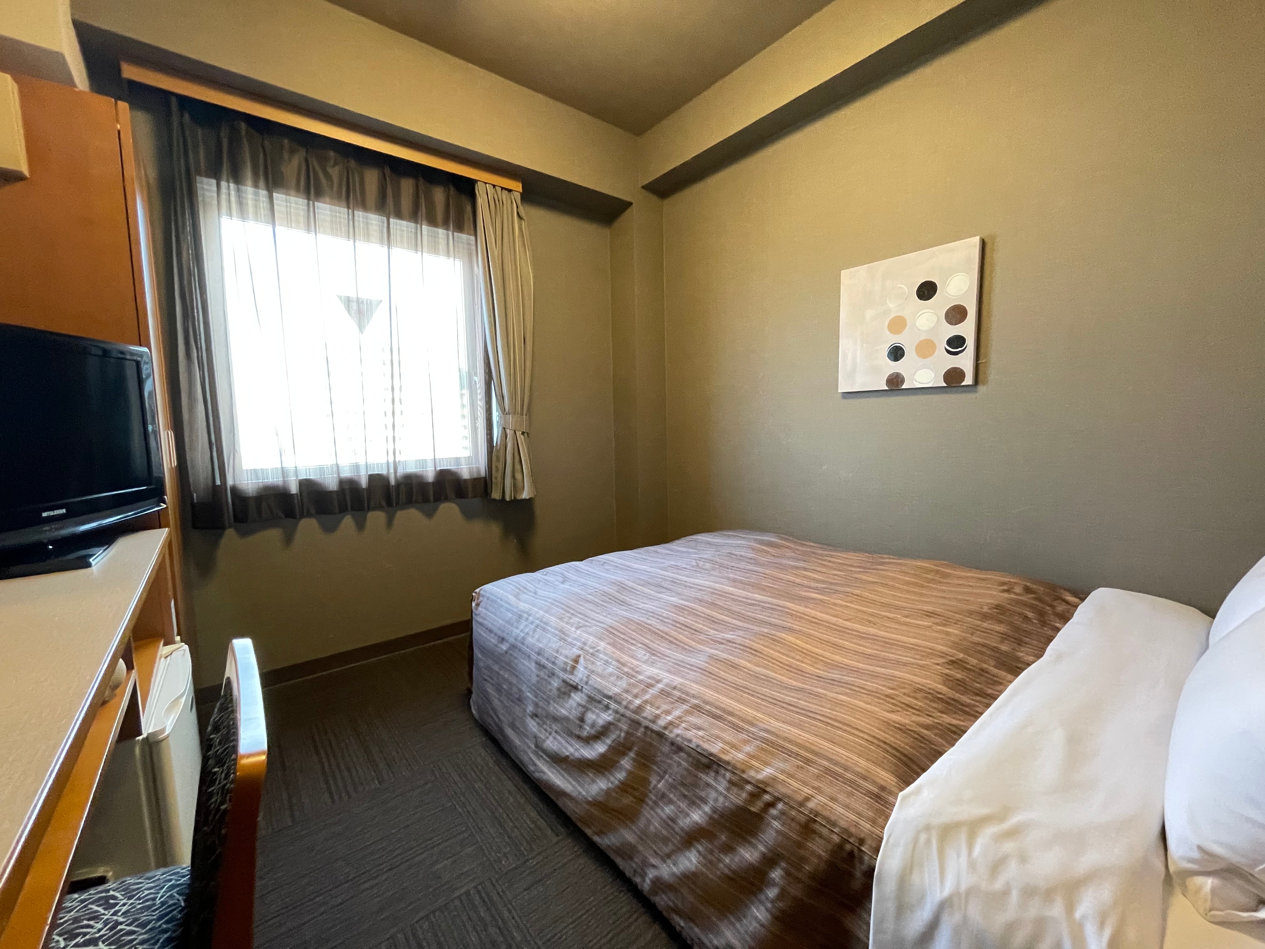 Single room: Bed width 120cm, area 13 square meters