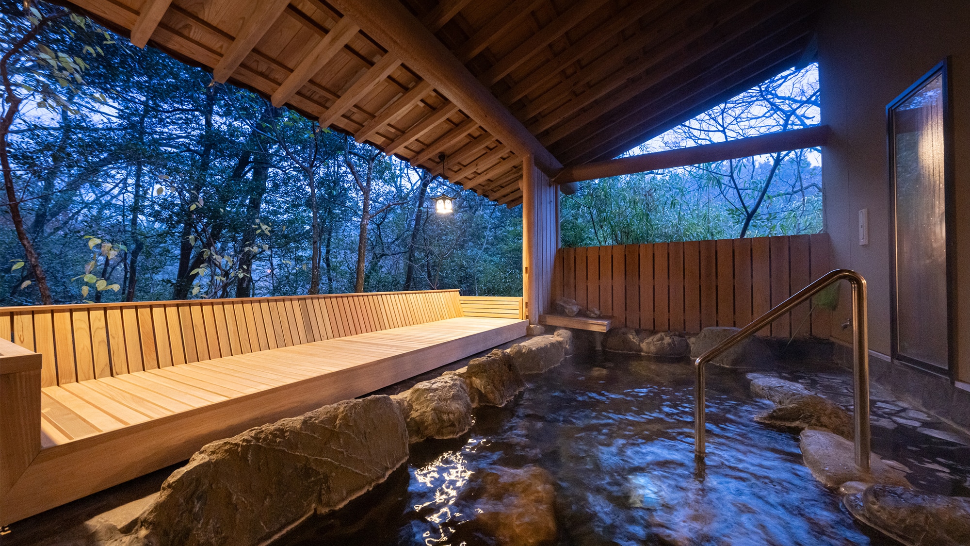 [Open-air bath] Renewal in September 2021 / Large public bath for men Open-air bath