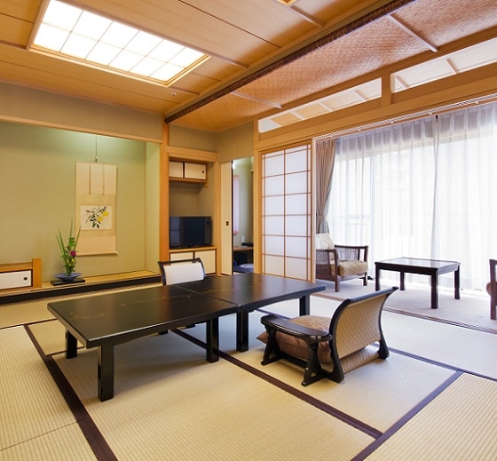 Japanese-style room on the garden side 10 tatami mats