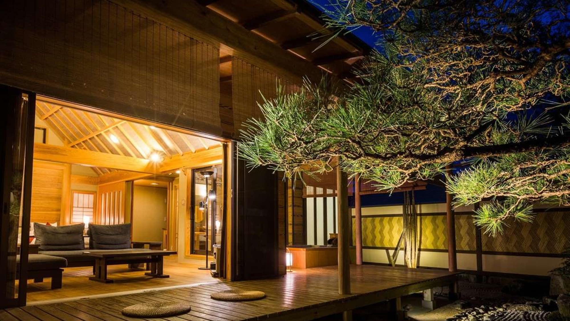 Jauh | Shinrogi no Sho "Tsukiyomi" / Kamar tamu