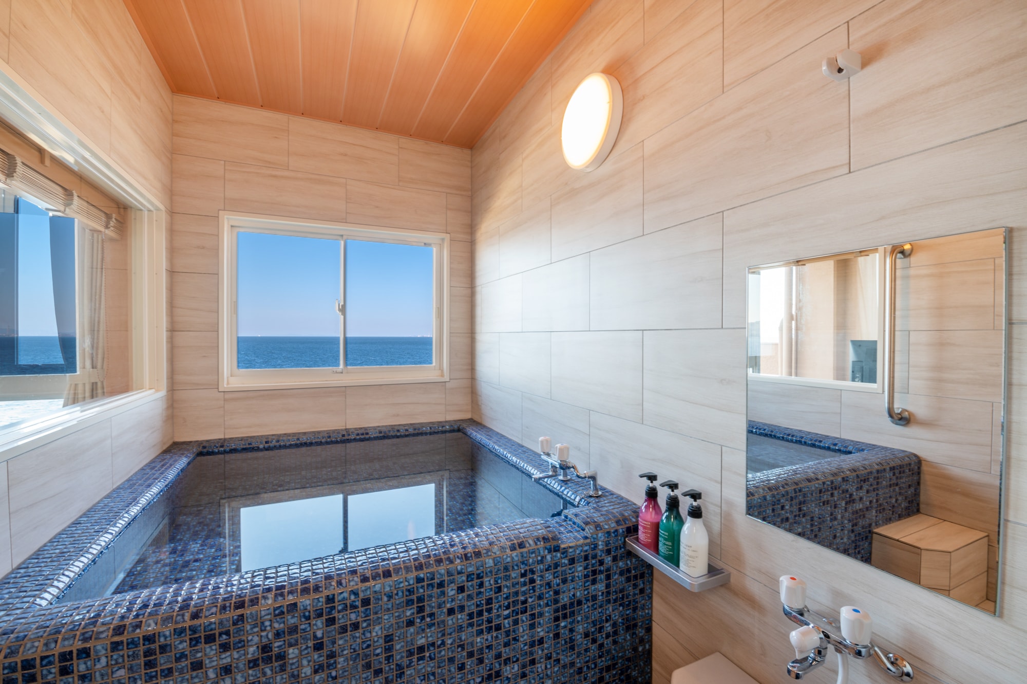 Japanese style twin room with fine view bath