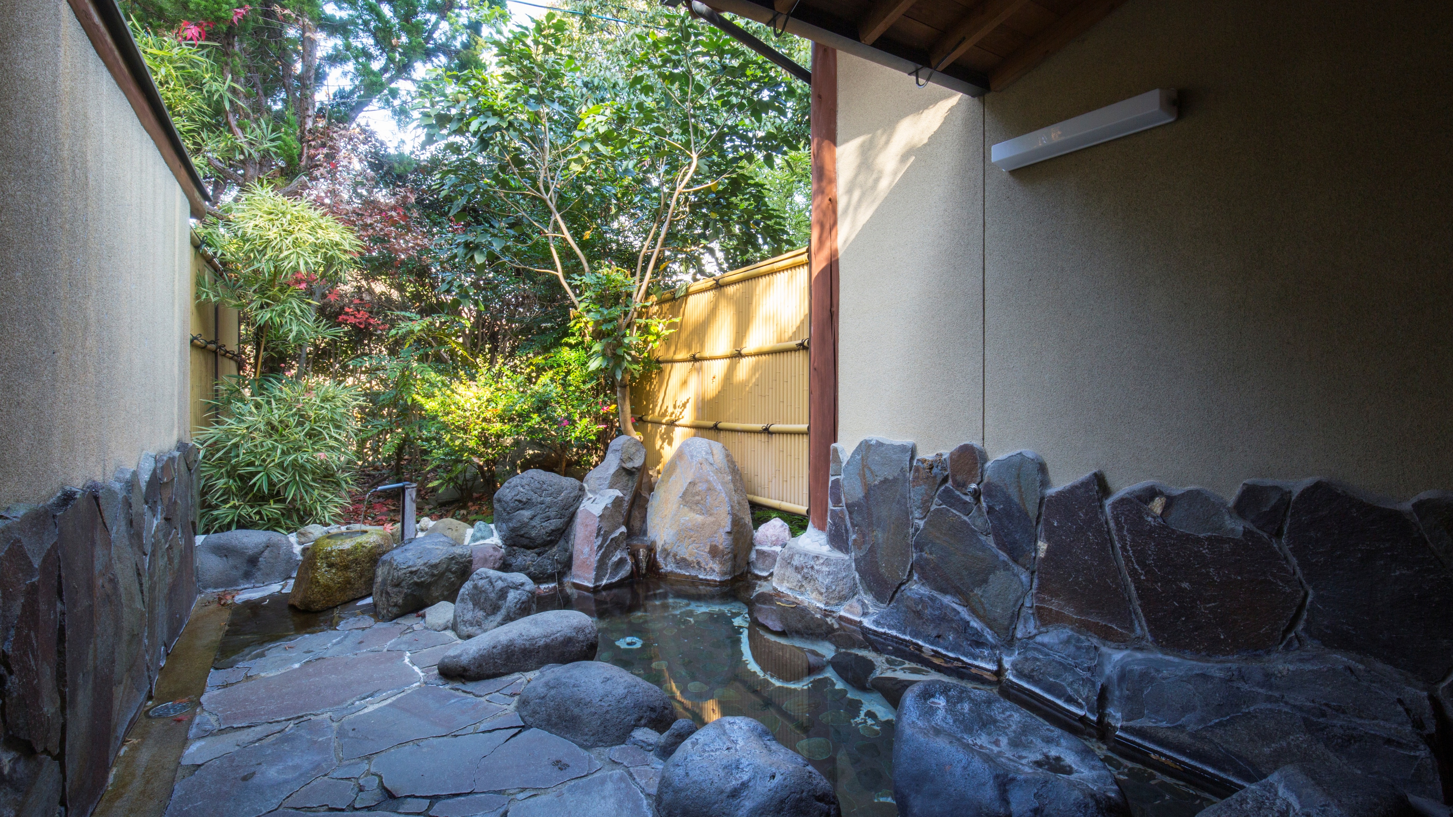 Japanese-Western style room [twin + Japanese-style room] Guest room with hanare open-air bath